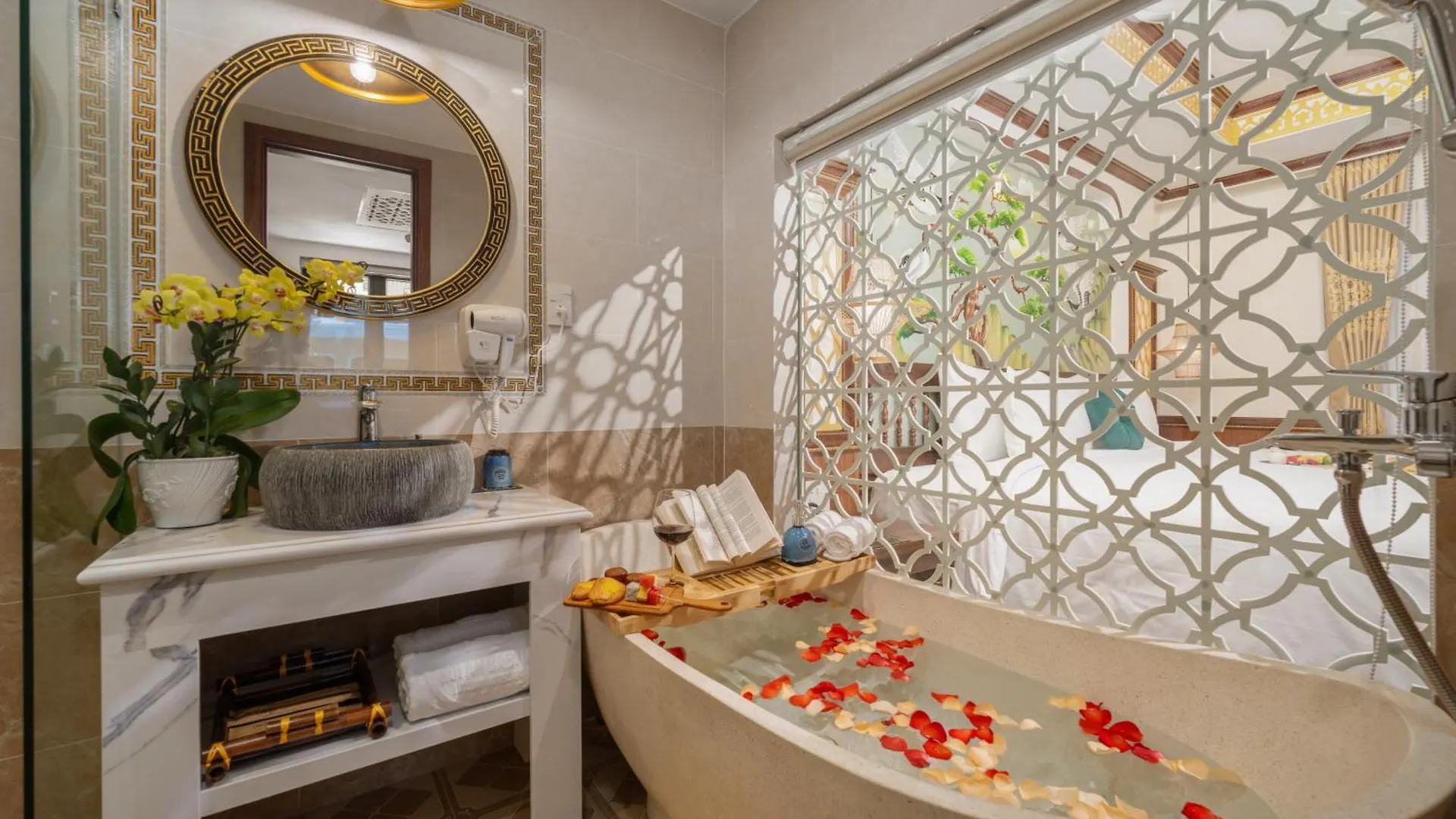 *****  Hoi An Babylon Riverside Hotel & Spa 베트남
