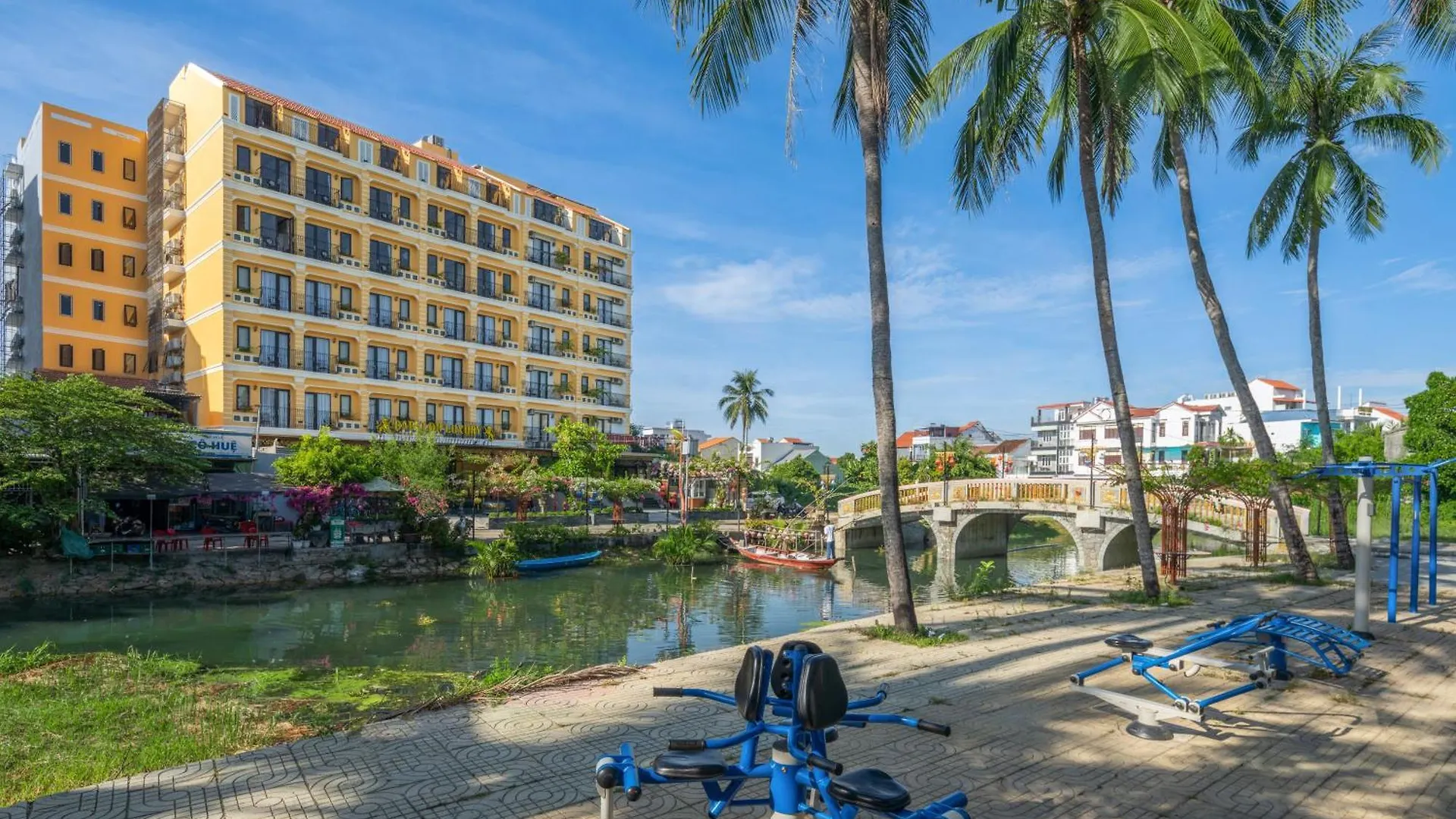 Hoi An Babylon Riverside Hotel & Spa 5*, Hoi An
